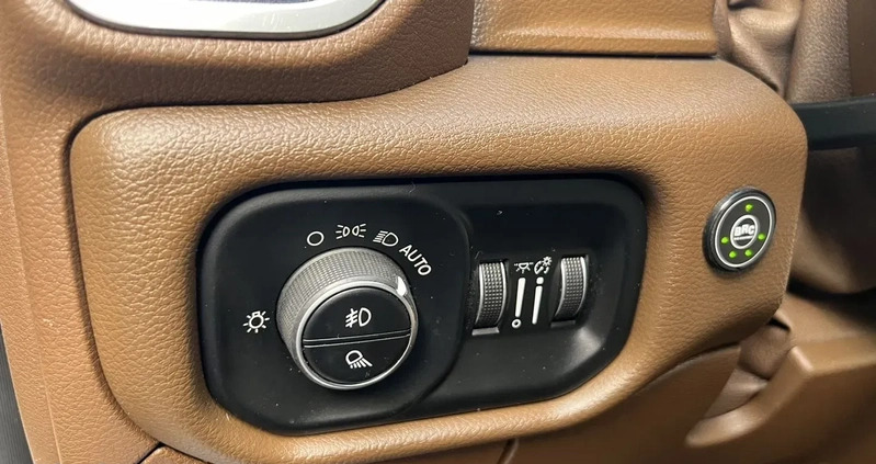 Dodge RAM cena 159000 przebieg: 51000, rok produkcji 2019 z Czersk małe 106